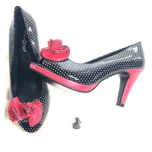 NWT- size 9 Monroe & main Polka dot pump black/red